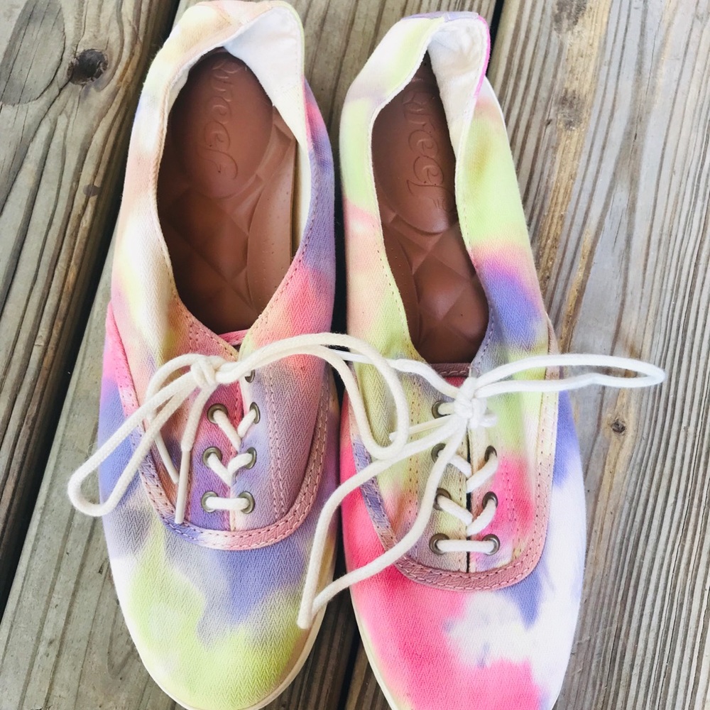 tie dye shoes